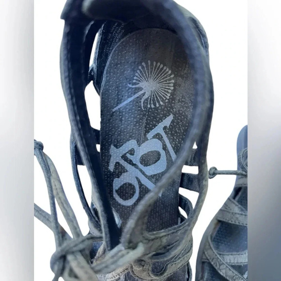 OTBT Nomadic US 7.5M Gray Leather Gladiator Lace Up Wedge Sandals Shoes - Picture 8 of 9